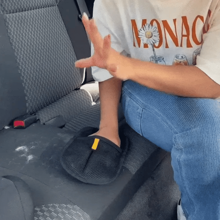 Guante quitapelos en sill&oacute;n